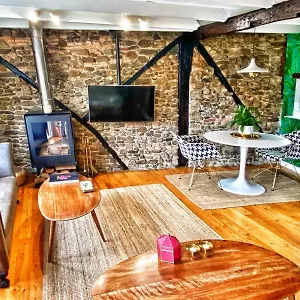 la-casa-azul-atico-duplex-en-el-centro-de-bermeo.basquecountryhotels.org/